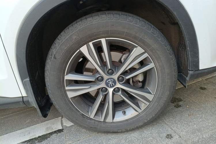 Used BYD Song Pro 2019 1.5T Automatic Luxury Model Right Front Wheel Hub