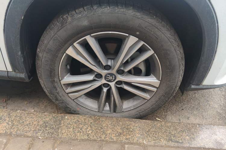 Used BYD Song Pro 2019 1.5T Automatic Elite Edition Right Front Wheel Hub