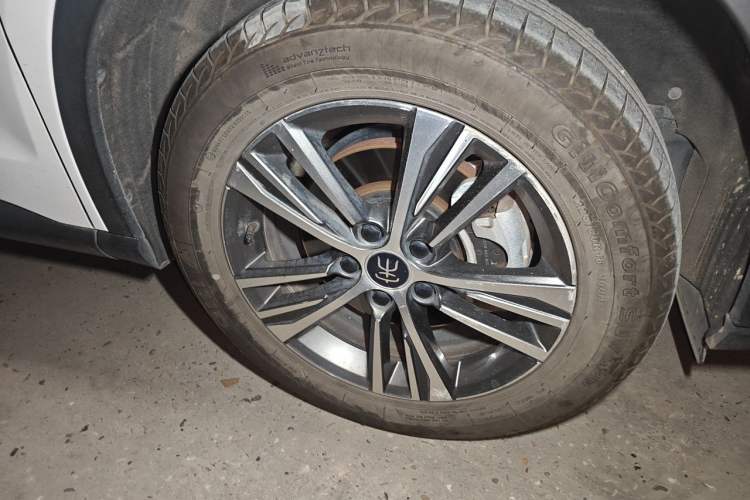 Used BYD Song Pro 2019 1.5T Automatic Luxury Model Right Front Wheel Hub