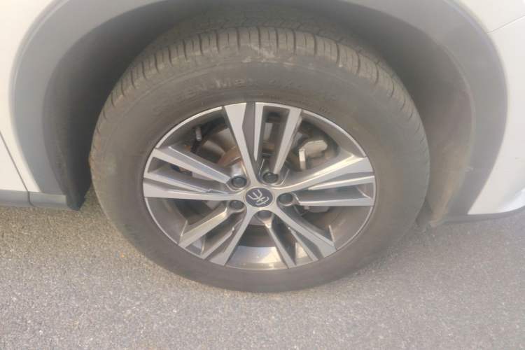 Used BYD Song Pro 2019 1.5T Automatic Prestige Model Right Front Wheel Hub