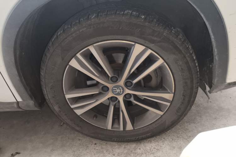 Used BYD Song Pro 2019 1.5T Automatic Elite Edition Right Front Wheel Hub
