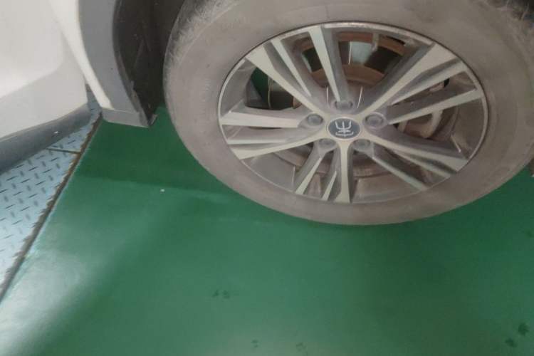 Used BYD Song Pro 2019 1.5T Automatic Luxury Model Right Front Wheel Hub