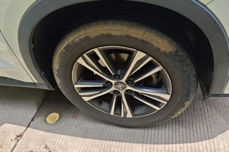 Used BYD Song Pro 2019 1.5T Automatic Luxury Model Right Front Wheel Hub