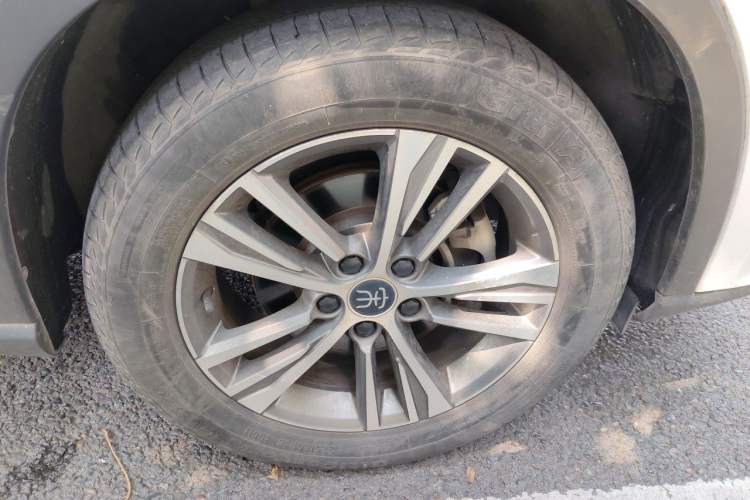 Used BYD Song Pro 2019 1.5T Automatic Elite Edition Right Front Wheel Hub