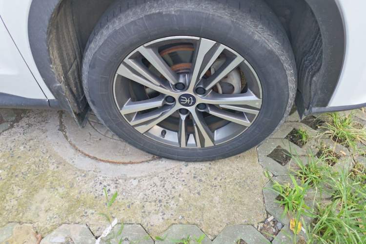 Used BYD Song Pro 2019 1.5T Automatic Elite Edition Right Front Wheel Hub