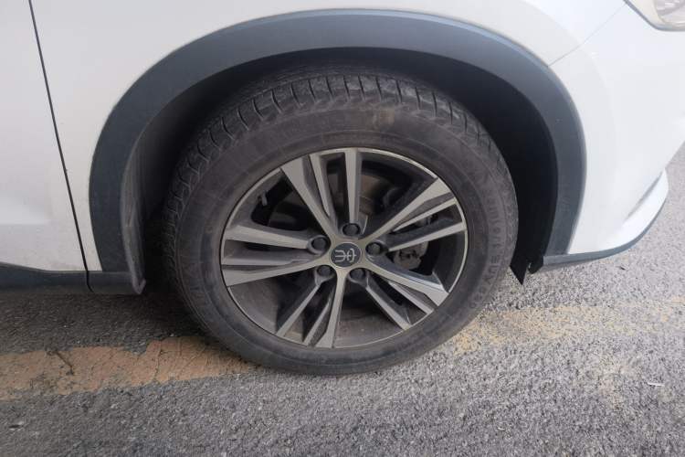 Used BYD Song Pro 2019 1.5T Automatic Elite Edition Right Front Wheel Hub