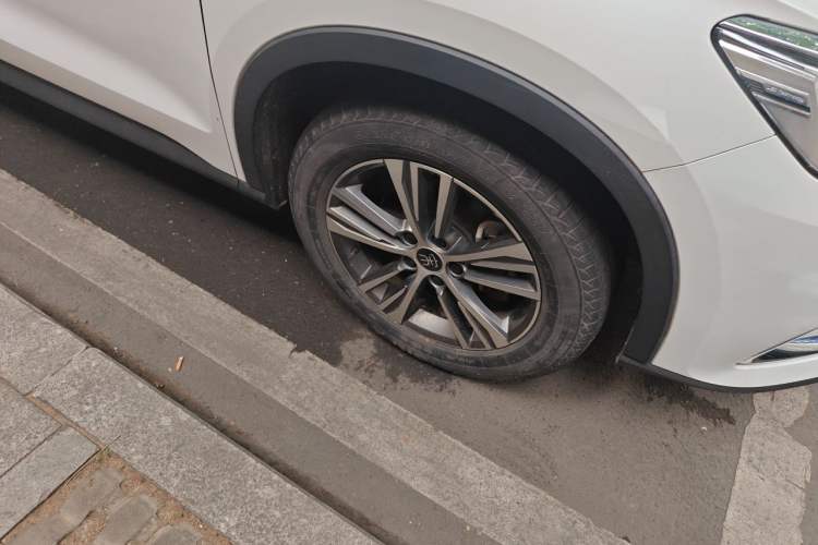 Used BYD Song Pro 2019 1.5T Automatic Elite Edition Right Front Wheel Hub