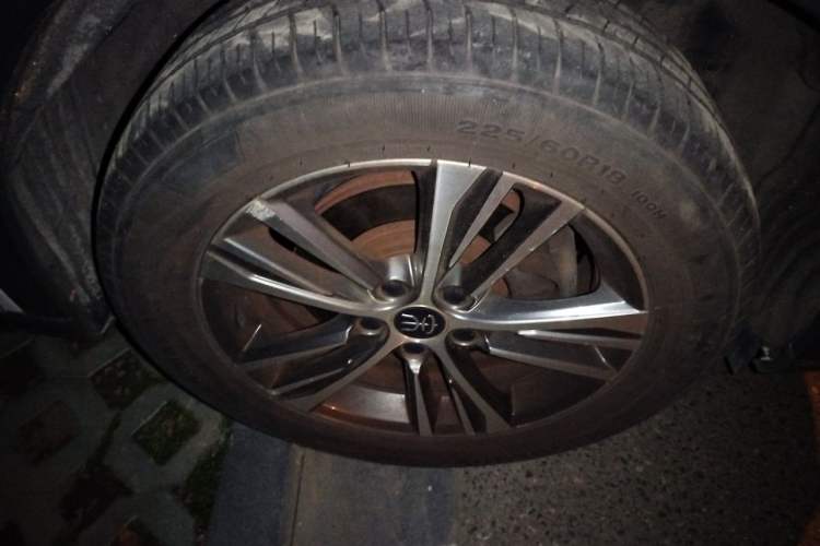 Used BYD Song Pro 2019 1.5T Automatic Luxury Model Right Front Wheel Hub