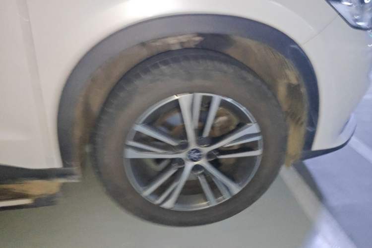 Used BYD Song Pro 2019 1.5T Automatic Luxury Model Right Front Wheel Hub
