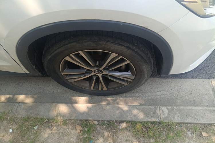 Used BYD Song Pro 2019 1.5T Automatic Elite Edition Right Front Wheel Hub