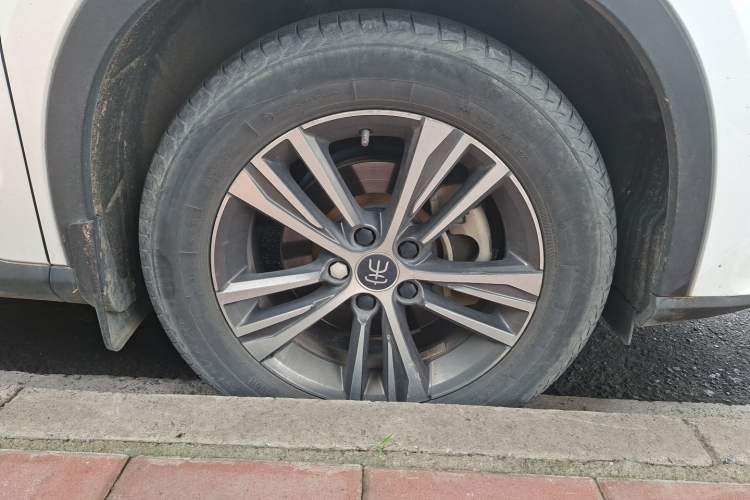 Used BYD Song Pro 2019 1.5T Automatic Elite Edition Right Front Wheel Hub