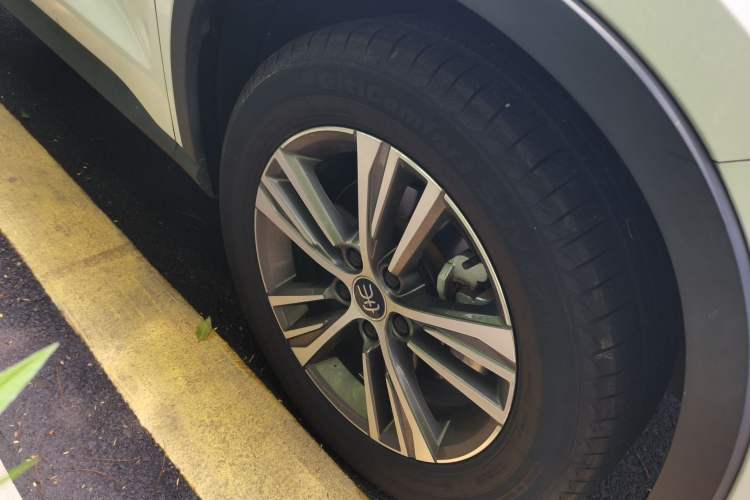 Used BYD Song Pro 2019 1.5T Automatic Elite Edition Right Front Wheel Hub