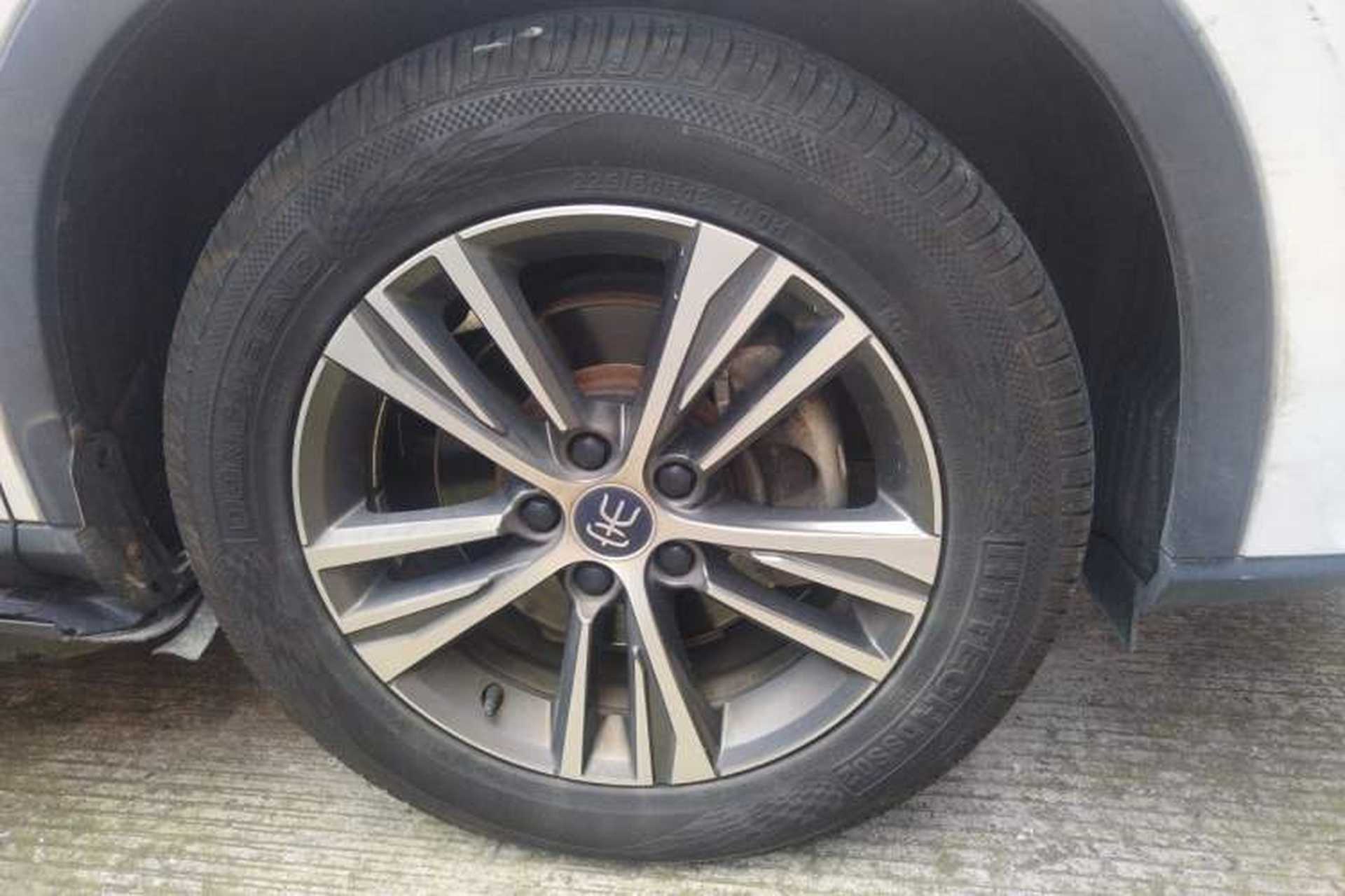 Used BYD Song Pro 2019 1.5T Automatic Luxury Model Right Front Wheel Hub