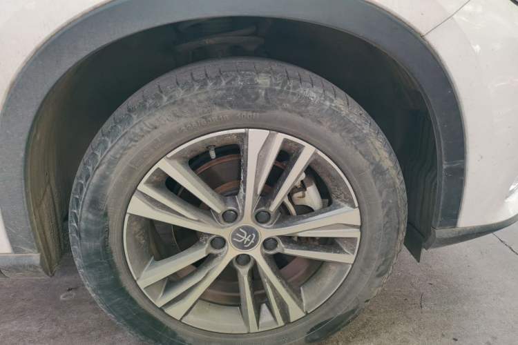 Used BYD Song Pro 2019 1.5T Automatic Luxury Model Right Front Wheel Hub