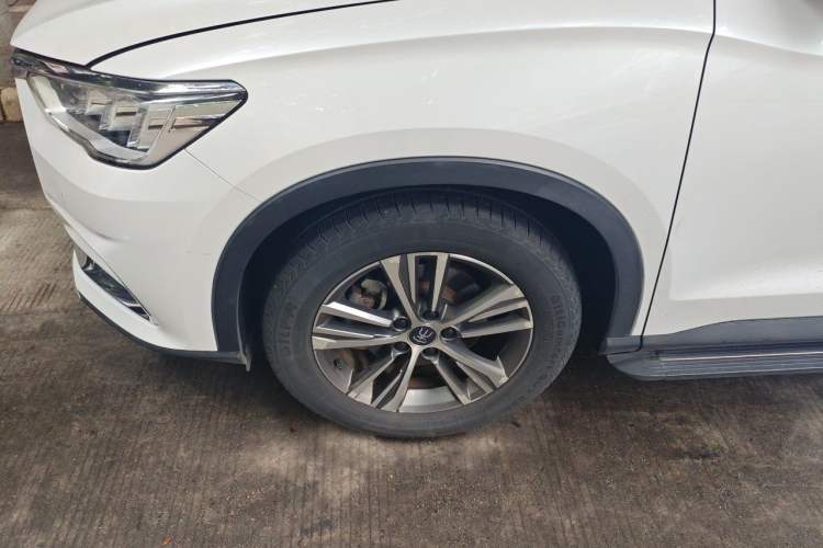 Used BYD Song Pro 2019 1.5T Automatic Luxury Model Right Front Wheel Hub