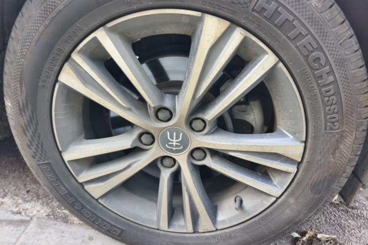 Used BYD Song Pro 2019 1.5T Automatic Luxury Model Right Front Wheel Hub