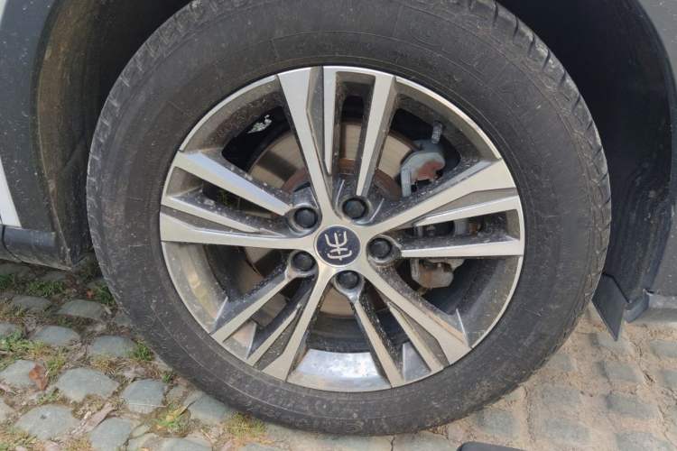 Used BYD Song Pro 2019 1.5T Automatic Luxury Model Right Front Wheel Hub