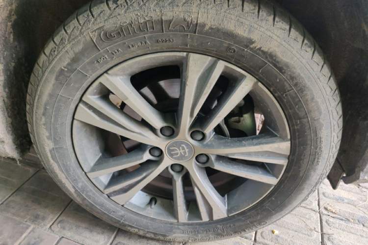 Used BYD Song Pro 2019 1.5T Automatic Luxury Model Right Front Wheel Hub