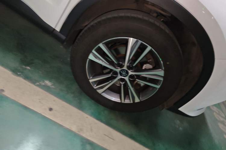 Used BYD Song Pro 2019 1.5T Automatic Luxury Model Right Front Wheel Hub