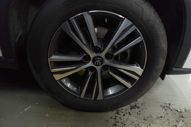 Used BYD Song Pro 2019 1.5T Automatic Luxury Model Right Front Wheel Hub