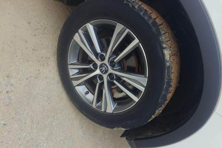 Used BYD Song Pro 2019 1.5T Automatic Elite Edition Right Front Wheel Hub