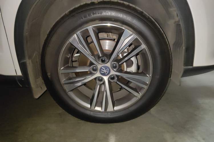Used BYD Song Pro 2019 1.5T Automatic Elite Edition Right Front Wheel Hub