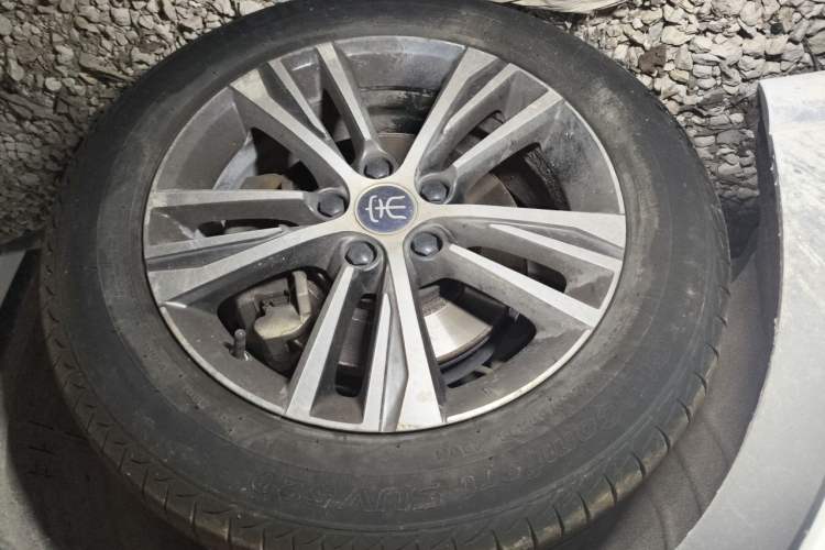 Used BYD Song Pro 2019 1.5T Automatic Luxury Model Right Front Wheel Hub