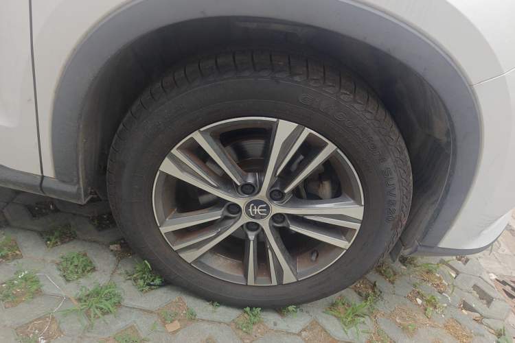 Used BYD Song Pro 2019 1.5T Automatic Luxury Model Right Front Wheel Hub