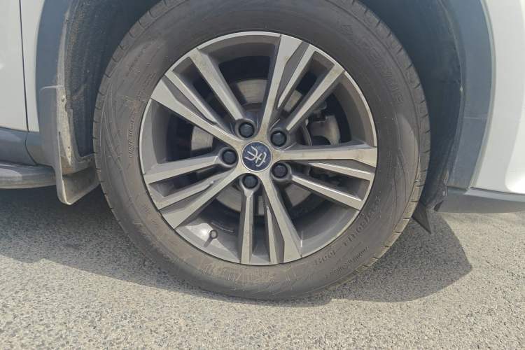 Used BYD Song Pro 2019 1.5T Automatic Luxury Model Right Front Wheel Hub