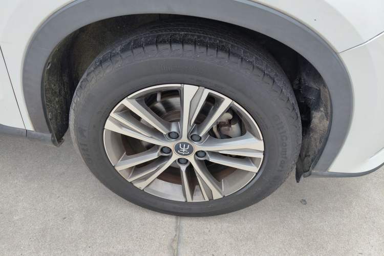 Used BYD Song Pro 2019 1.5T Automatic Luxury Model Right Front Wheel Hub