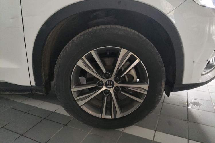 Used BYD Song Pro 2019 1.5T Automatic Luxury Model Right Front Wheel Hub