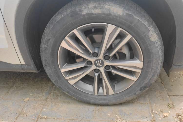 Used BYD Song Pro 2019 1.5T Automatic Elite Edition Right Front Wheel Hub