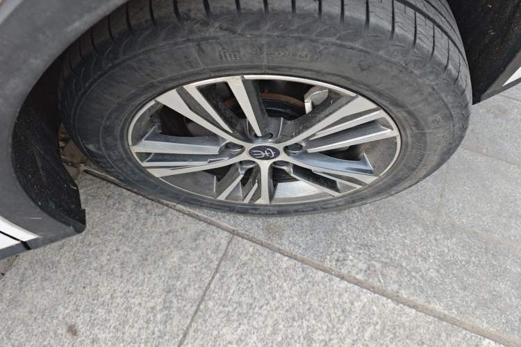 Used BYD Song Pro 2019 1.5T Automatic Luxury Model Right Front Wheel Hub