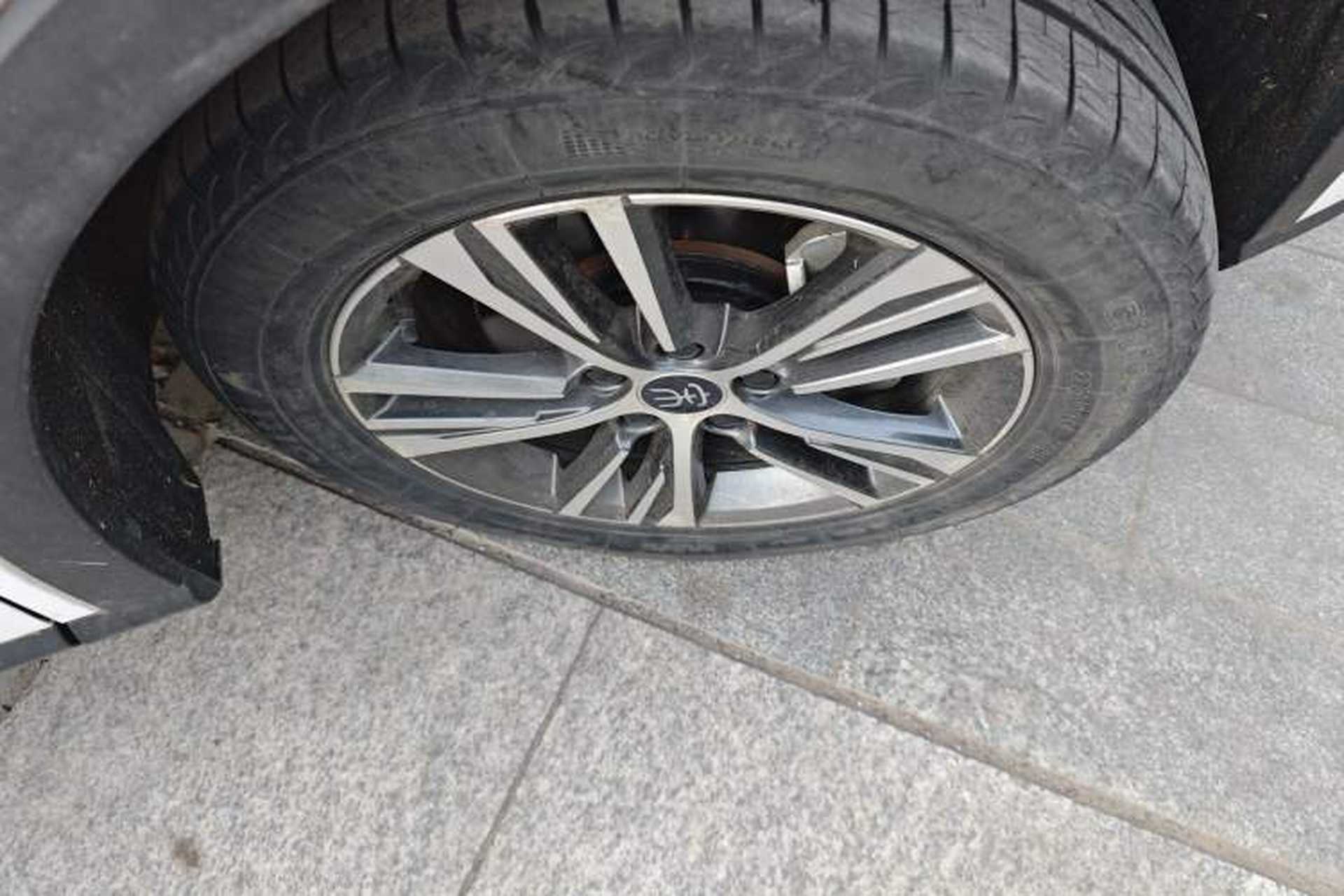 Used BYD Song Pro 2019 1.5T Automatic Luxury Model Right Front Wheel Hub