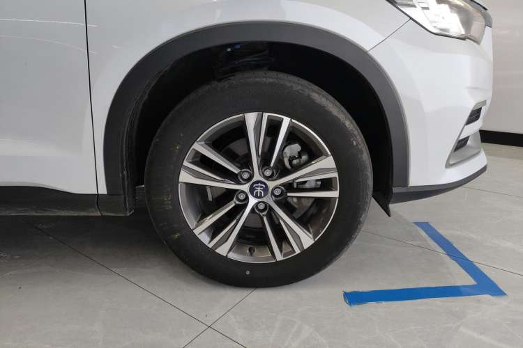 Used BYD Song Pro 2019 1.5T Automatic Elite Edition Right Front Wheel Hub