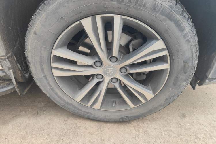 Used BYD Song Pro 2019 1.5T Automatic Luxury Model Right Front Wheel Hub