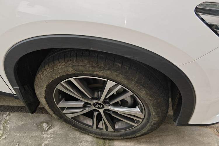 Used BYD Song Pro 2019 1.5T Automatic Elite Edition Right Front Wheel Hub