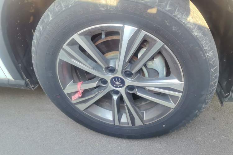 Used BYD Song Pro 2019 1.5T Automatic Prestige Model Right Front Wheel Hub