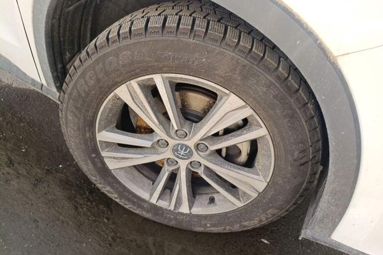Used BYD Song Pro 2019 1.5T Automatic Prestige Model Right Front Wheel Hub