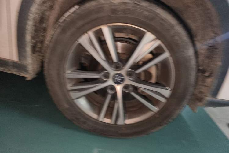 Used BYD Song Pro 2019 1.5T Automatic Luxury Model Right Front Wheel Hub