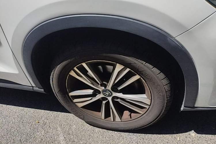 Used BYD Song Pro 2019 1.5T Automatic Luxury Model Right Front Wheel Hub