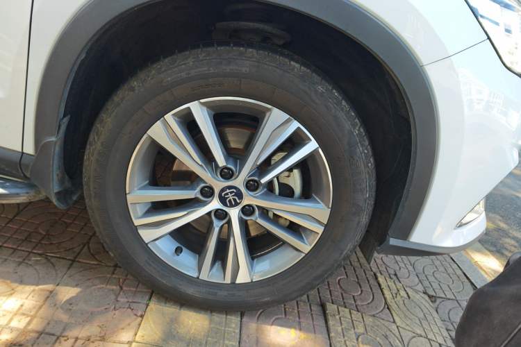 Used BYD Song Pro 2019 1.5T Automatic Elite Edition Right Front Wheel Hub