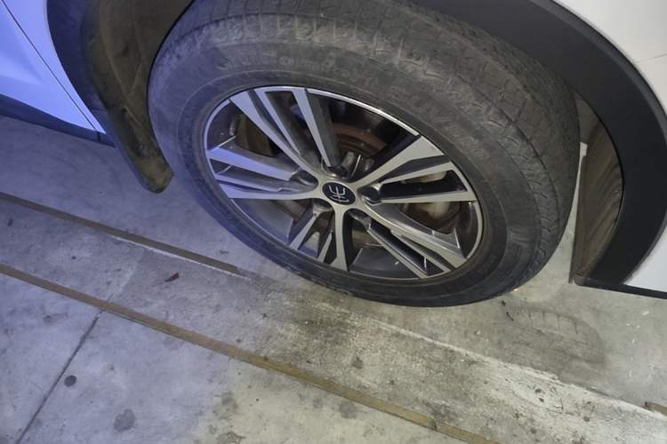 Used BYD Song Pro 2019 1.5T Automatic Elite Edition Right Front Wheel Hub