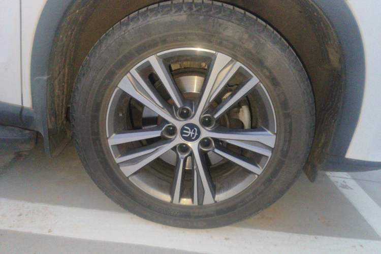 Used BYD Song Pro 2019 1.5T Automatic Elite Edition Right Front Wheel Hub