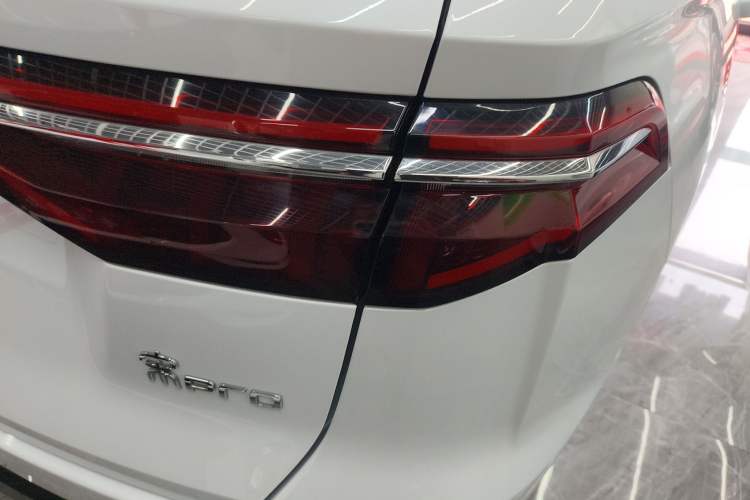 Used BYD Song Pro 2019 1.5T Automatic Luxury Model Right Rear Taillight