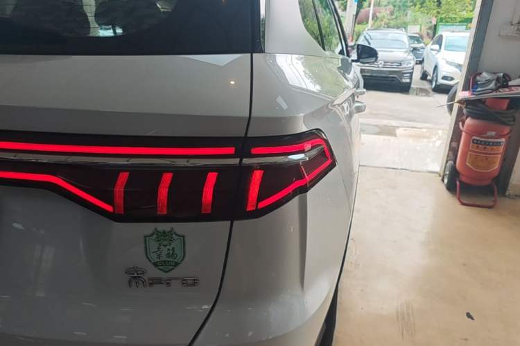 Used BYD Song Pro 2019 1.5T Automatic Luxury Model Right Rear Taillight