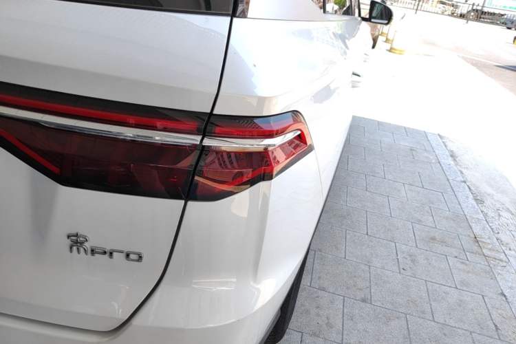Used BYD Song Pro 2019 1.5T Automatic Prestige Model Right Rear Taillight