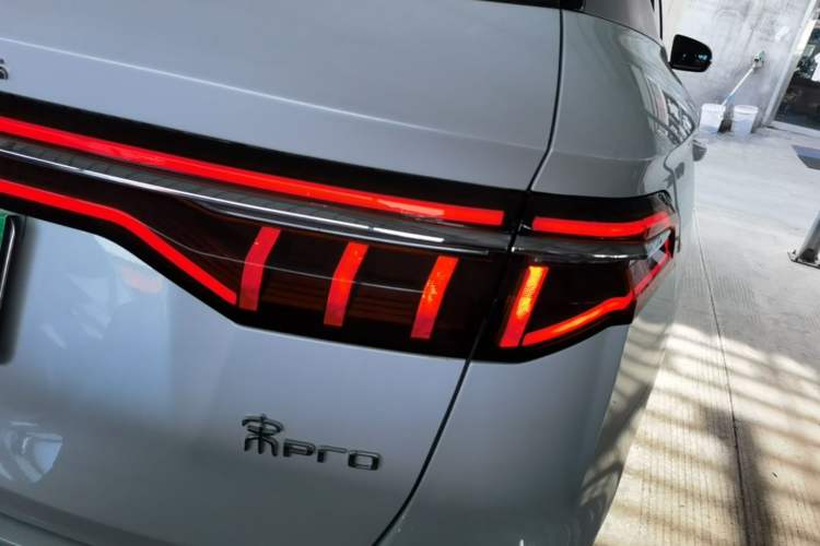 Used BYD Song Pro 2019 1.5T Automatic Elite Edition Right Rear Taillight