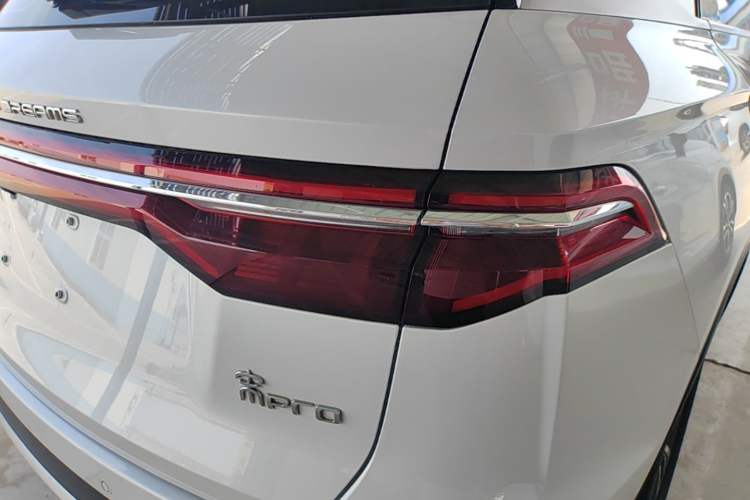 Used BYD Song Pro 2019 1.5T Automatic Luxury Model Right Rear Taillight