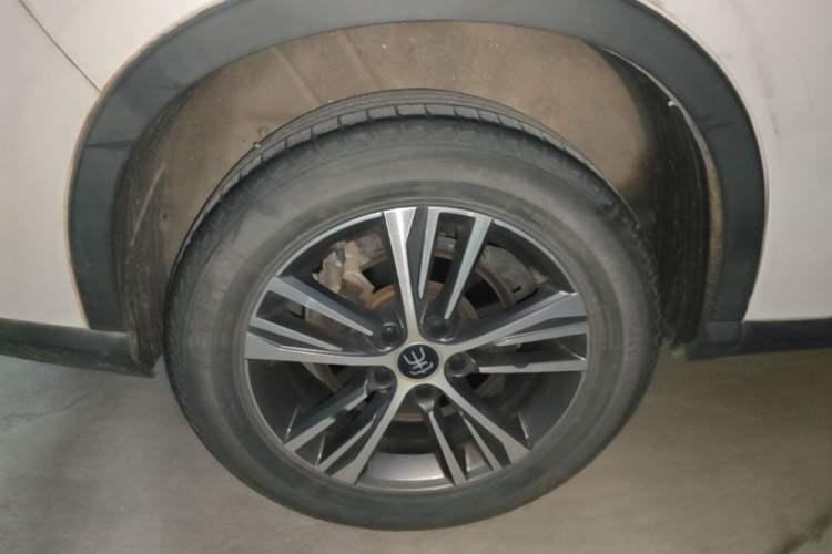Used BYD Song Pro 2019 1.5T Automatic Luxury Model Right Rear Wheel Hub